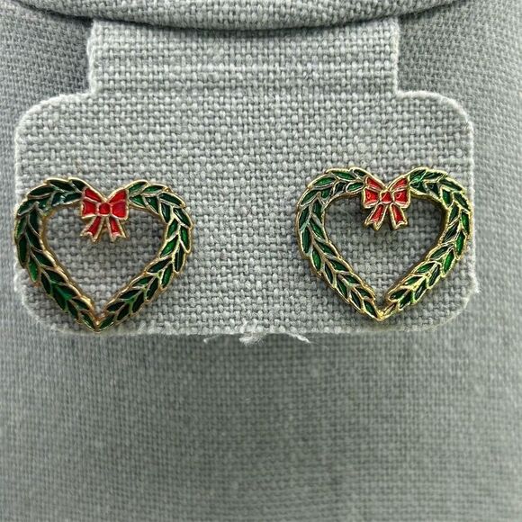 Vintage Christmas Green Heart Wreath Stud Earrings with Red Bows Dainty - Picture 2 of 8